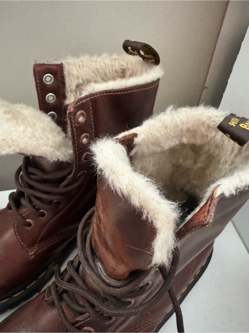 Dr martens 1460 Serena boots in butterscotch leather with cream faux fur lining - Picture 2 of 8